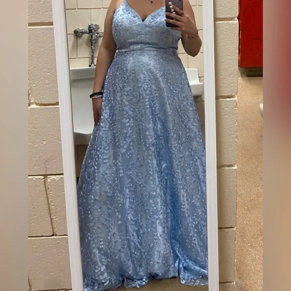 Dresses | Prom Dress Used Only Once In Great Condition | Poshmark Dresses | Prom Dress Used Only Once In Great Condition | Poshmark